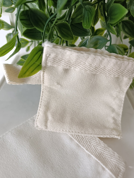ESbelor SilkGlow Face Pad – Sanftes Seiden-Peelingtuch